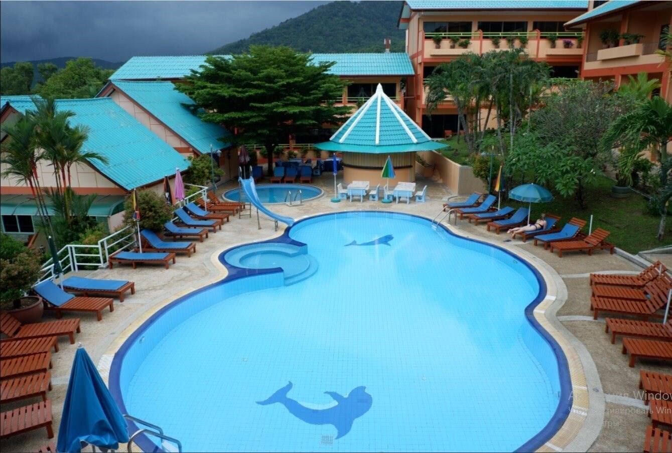 Готель Central Karon Village 4*